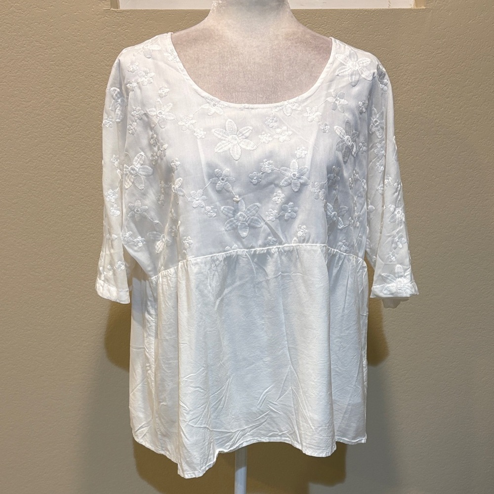 White Floral Embroidered Women's Cotton Shell Blouse-Size XL